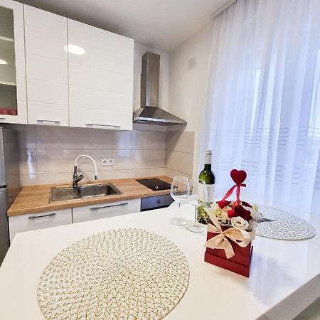 Apartment Ane 2 Tisno Exterior foto