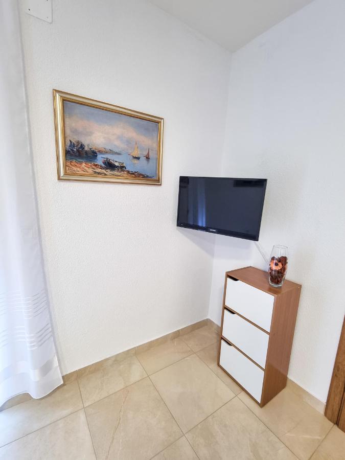 Apartment Ane 2 Tisno Exterior foto